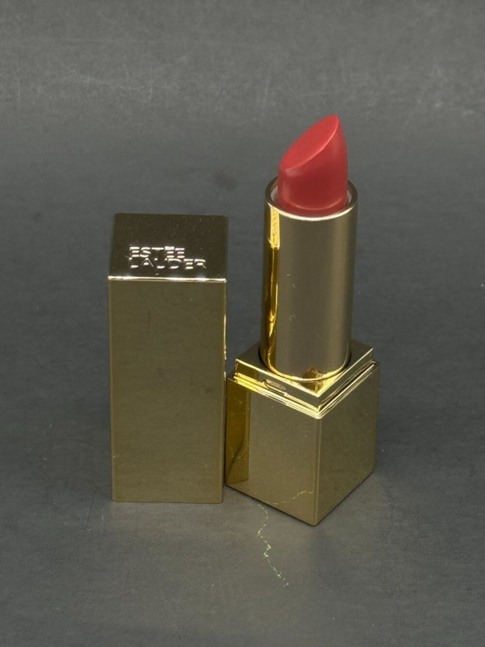 Estee Lauder Pure Color Envy Sculpting Lipstick - 420 Rebellious rose 0.12-oz